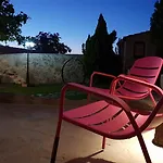 Apartment A 20 Min De Madrid En Ave Casita Con Jardin Privado, Wifi, Smart Tv 55p Y Aparcamiento En La Puerta