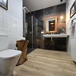 A 20 Min De Madrid En Ave Casita Con Jardin Privado, Wifi, Smart Tv 55p Y Aparcamiento En La Puerta Apartment *