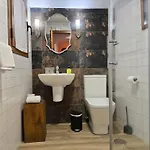 Apartment A 20 Min De Madrid En Ave Casita Con Jardin Privado, Wifi, Smart Tv 55p Y Aparcamiento En La Puerta *