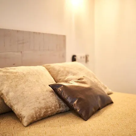 A 20 Min De Madrid En Ave Casita Con Jardin Privado, Wifi, Smart Tv 55p Y Aparcamiento En La Puerta 公寓 塞哥维亚