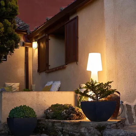 A 20 Min De Madrid En Ave Premium Con Chimenea, Wifi, Jardin Privado, Smart Tv 55p, Bano Dentro De Cada Y Aparcamiento En La Puerta *