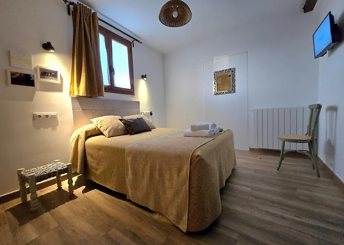 A 20 Min De Madrid En Ave Casita Con Jardin Privado, Wifi, Smart Tv 55p Y Aparcamiento En La Puerta * Segovia