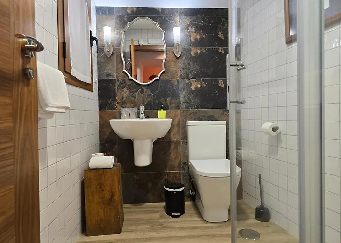 Apartment A 20 Min De Madrid En Ave Casita Con Jardin Privado, Wifi, Smart Tv 55p Y Aparcamiento En La Puerta *