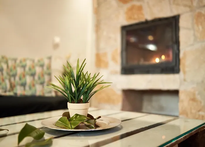 A 20 Min De Madrid En Ave Casita Con Jardin Privado, Wifi, Smart Tv 55p Y Aparcamiento En La Puerta Segovia