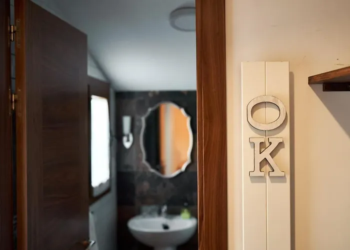 Apartment A 20 Min De Madrid En Ave Casita Con Jardin Privado, Wifi, Smart Tv 55p Y Aparcamiento En La Puerta *