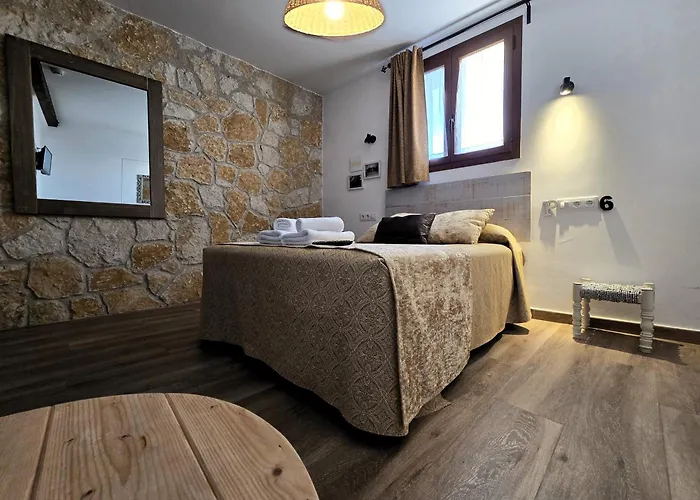 A 20 Min De Madrid En Ave Casita Con Jardin Privado, Wifi, Smart Tv 55p Y Aparcamiento En La Puerta * Segovia